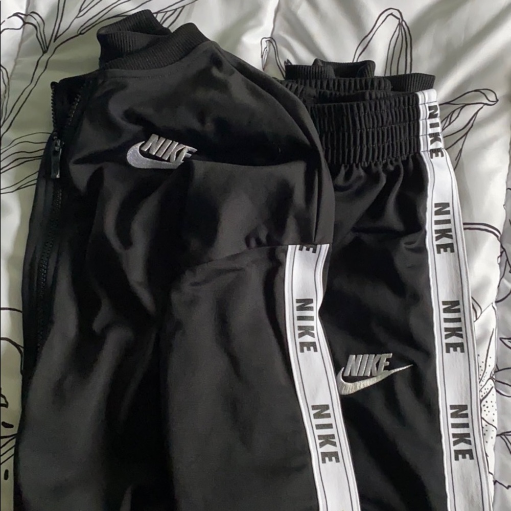 Nike youth track suit